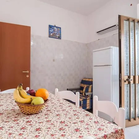 - Private Street Διαμέρισμα